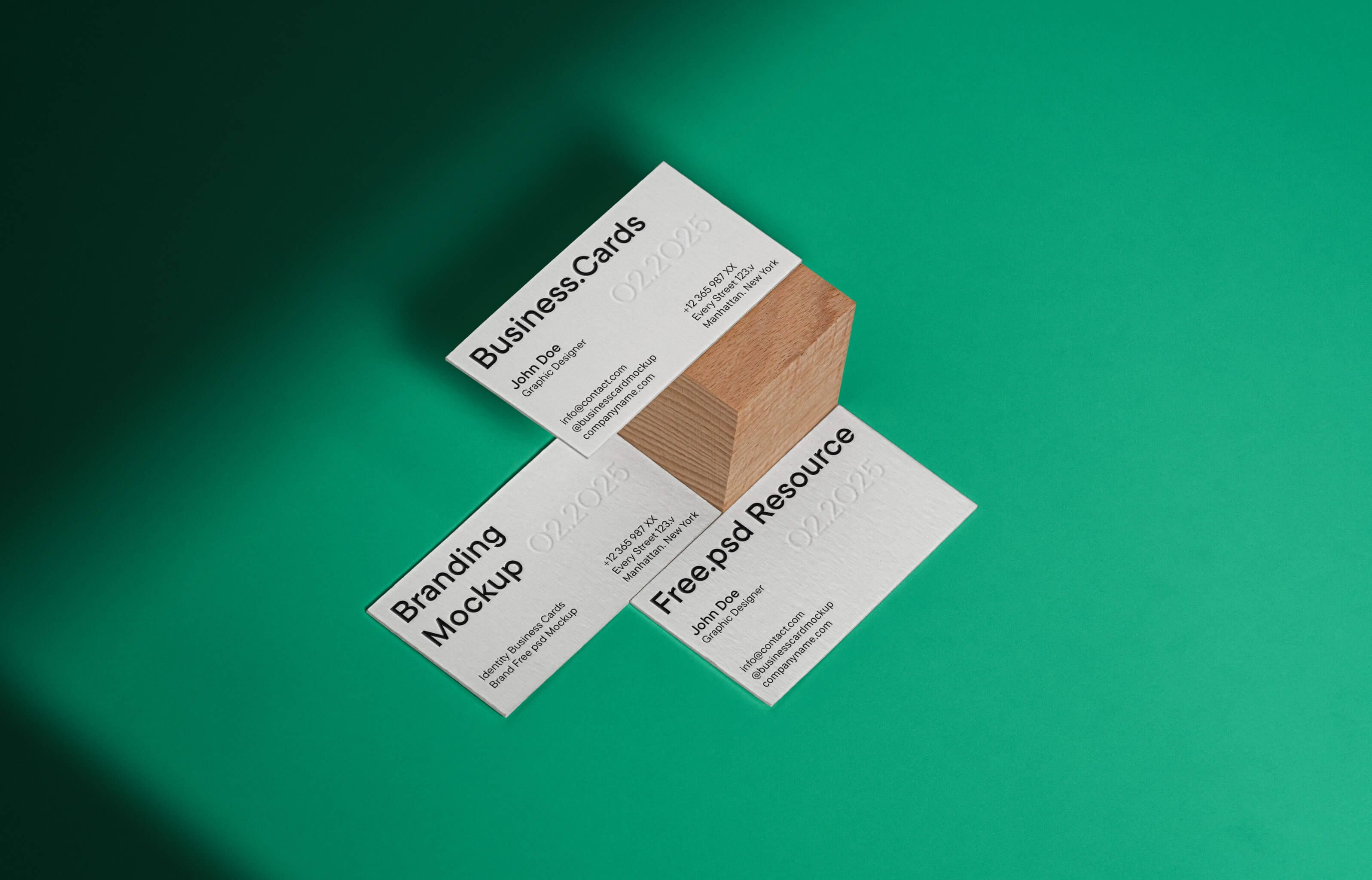 白色简约名片展示样机